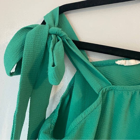 Vine & & Love Green one off the shoulder blouse - Picture 4 of 4